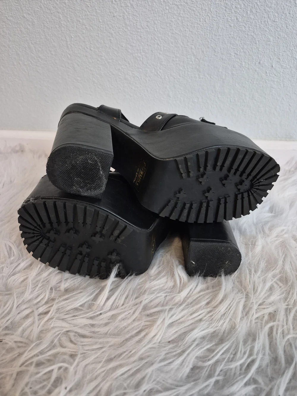 Yosuke Gothic Black Platform Buckle High-Heel Sandals Size 7 1/2